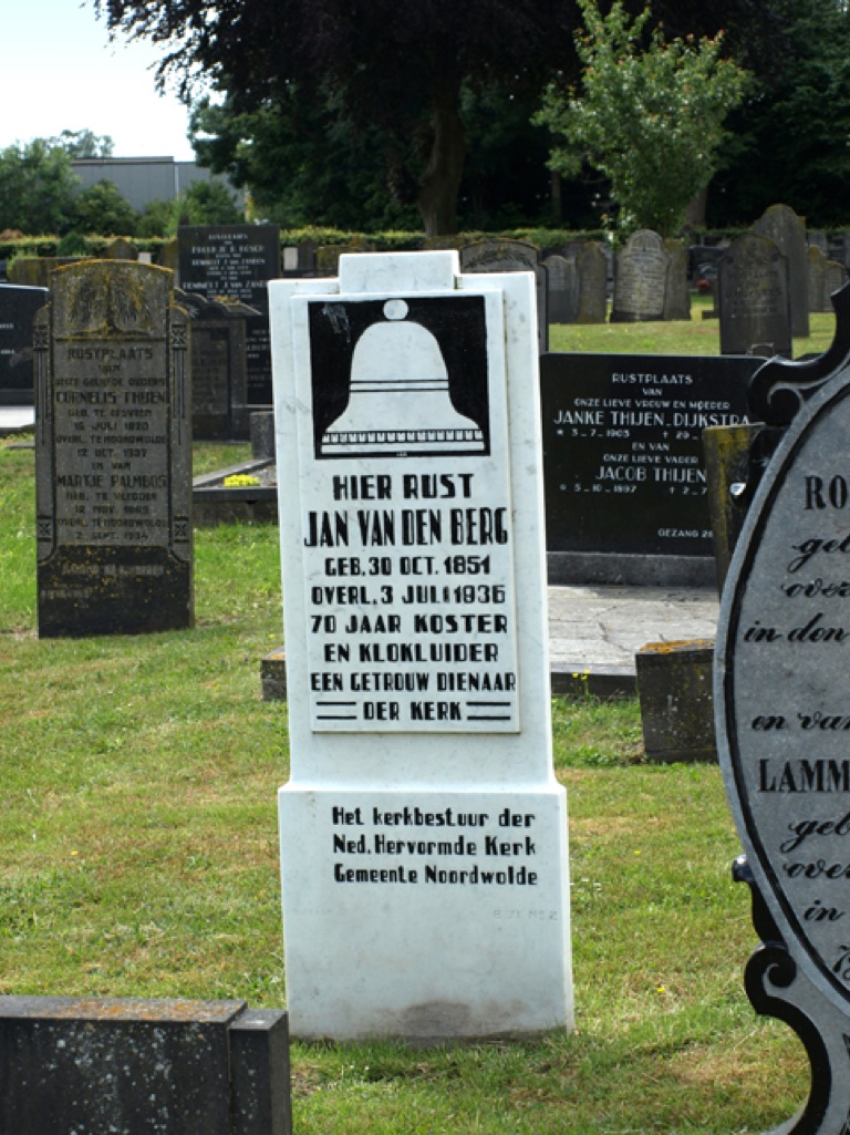 12 kerkhoven